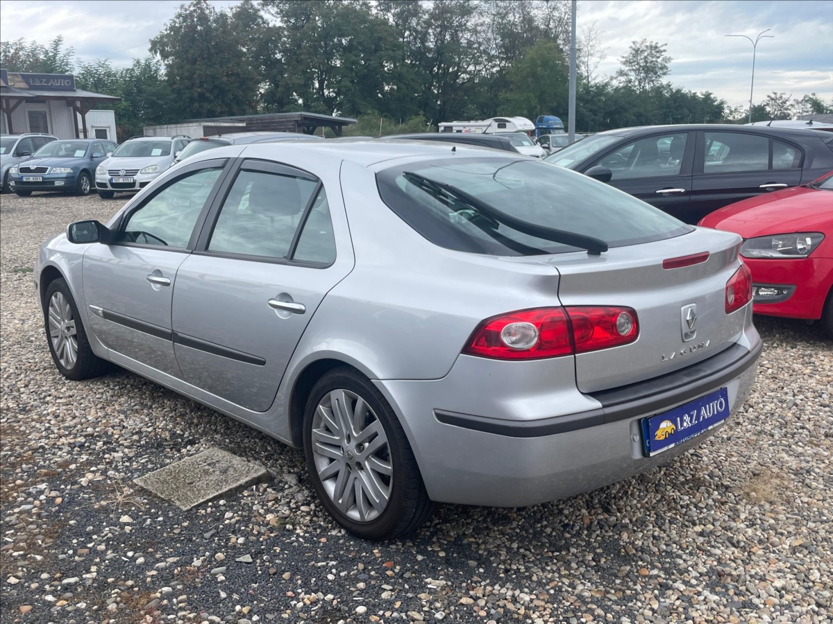 renault-laguna-2-0-16v - 3