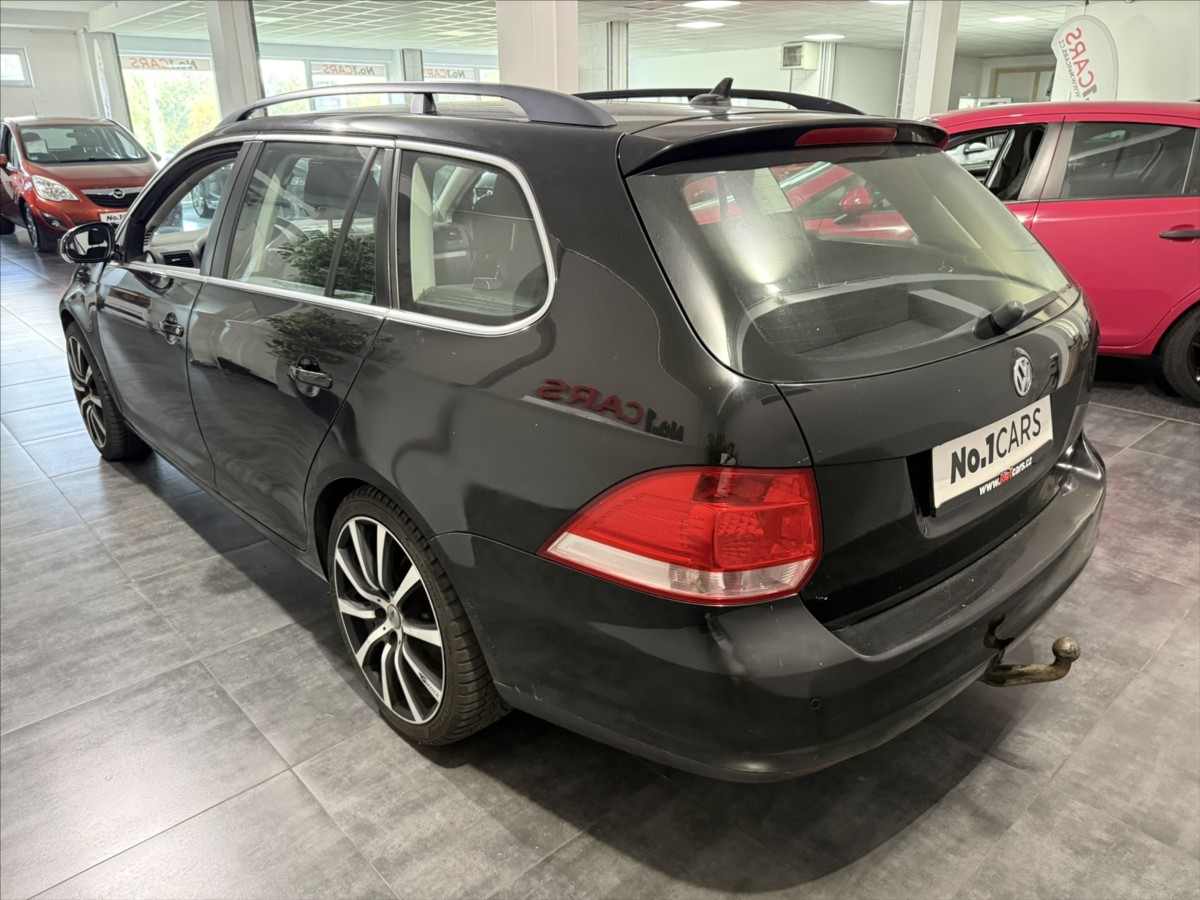 volkswagen-golf-1-4-tsi-vyhrev-klima-r18-alu - 3