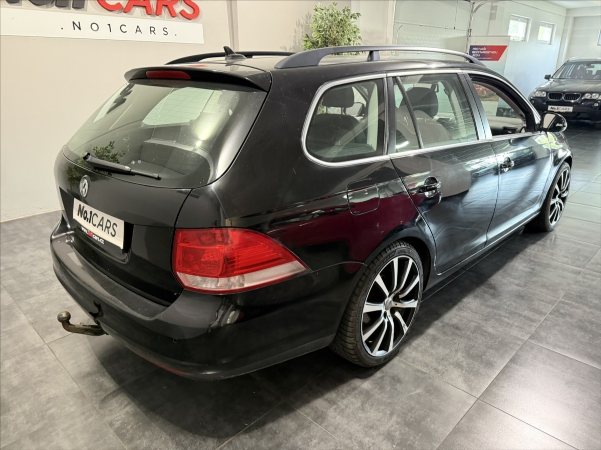 volkswagen-golf-1-4-tsi-vyhrev-klima-r18-alu - 4