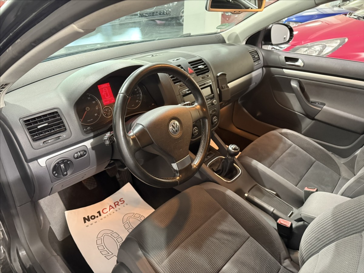 volkswagen-golf-1-4-tsi-vyhrev-klima-r18-alu - 6