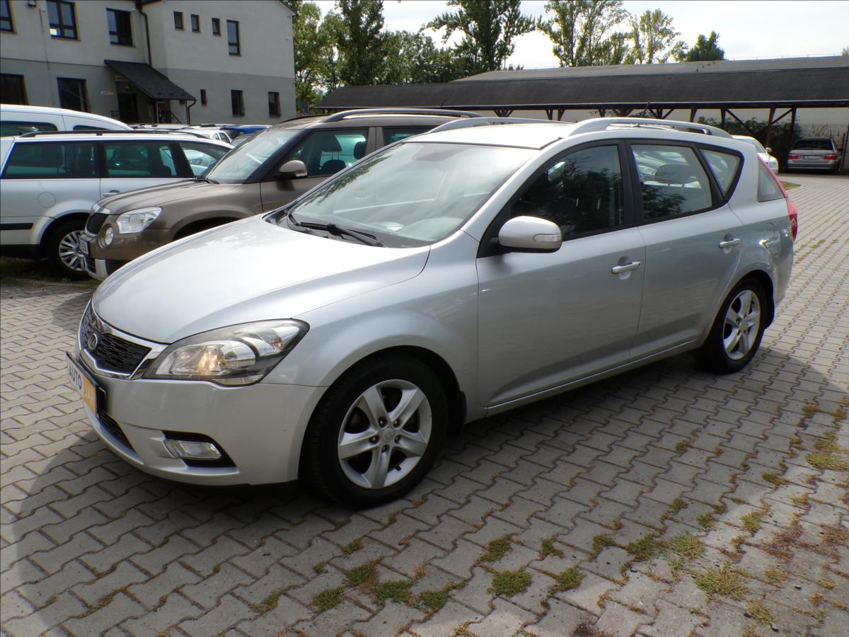 kia-ceed-1-6-crdi-16v-klimatizace - 2