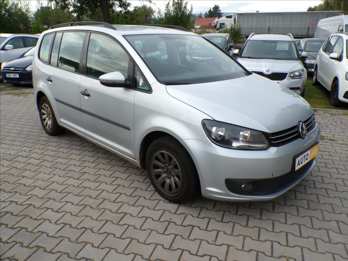 Volkswagen Touran 1,6 TDI  7.MÍST,TAŽ.ZAŘ.