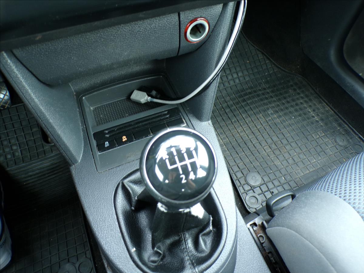 volkswagen-touran-1-6-tdi-7-mist-taz-zar - 9