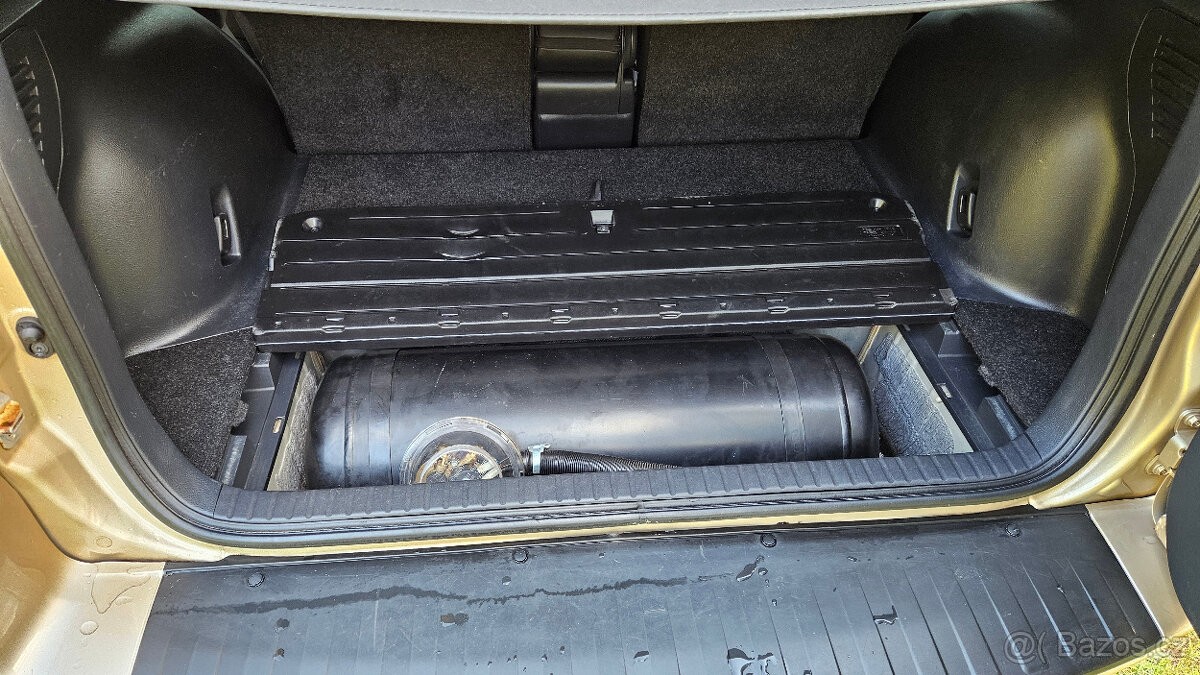 toyota-rav4-2-0-4x4-lpg-116-kw-kuze-tazne - 2