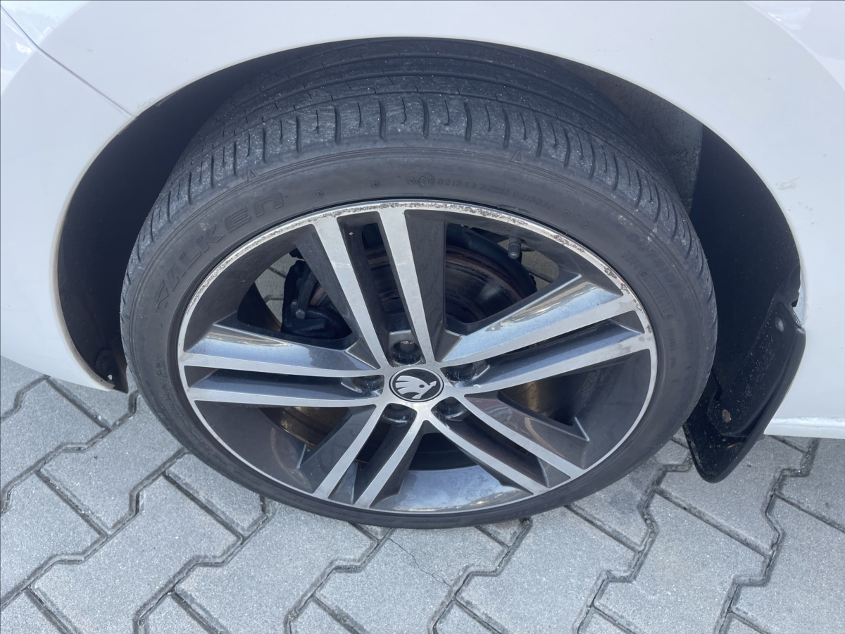 skoda-rapid-1-2-tsi-digiklima-panorama-pekne - 5