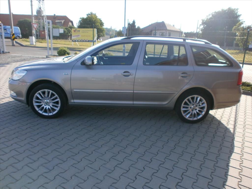 skoda-octavia-2-0-tdi-laurin-klement-nove-v-cr-ii - 4