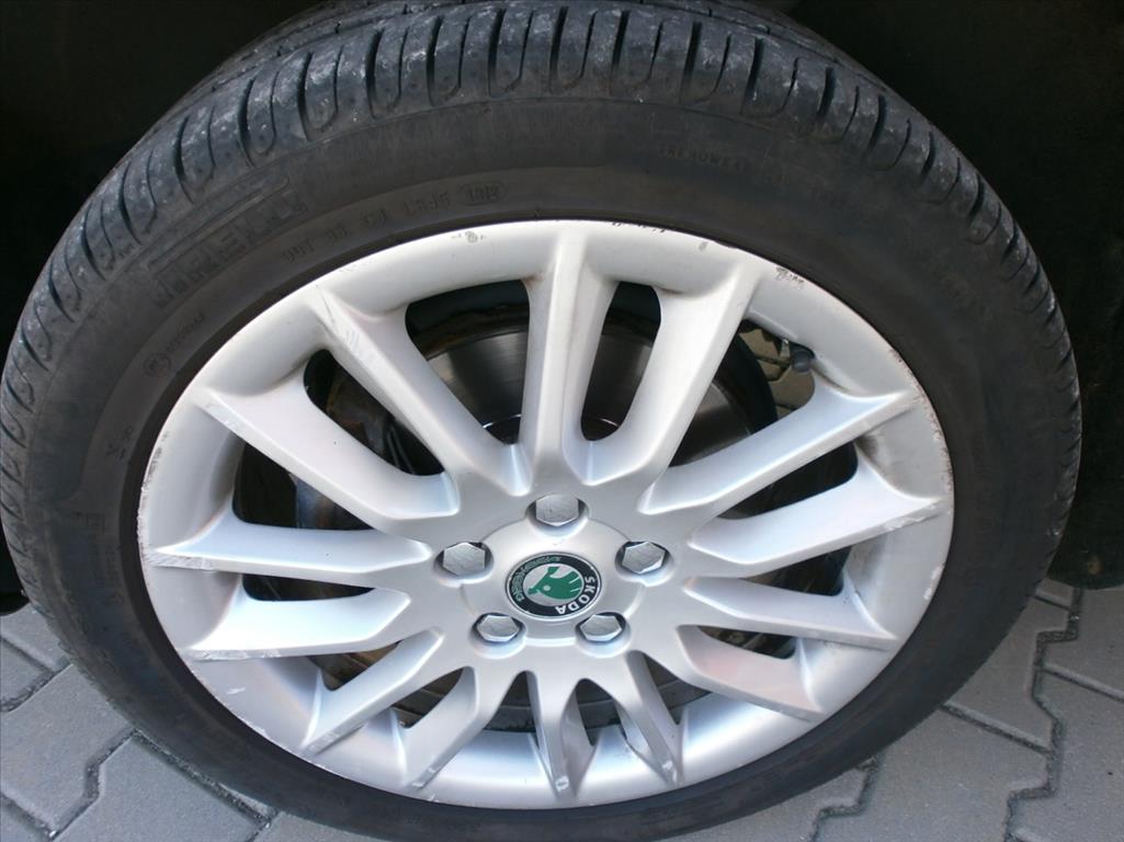 skoda-octavia-2-0-tdi-laurin-klement-nove-v-cr-ii - 5
