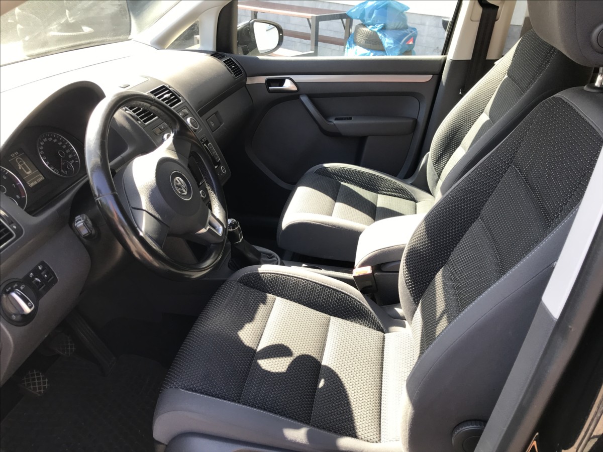 volkswagen-touran-1-4-tsi-103kw - 7