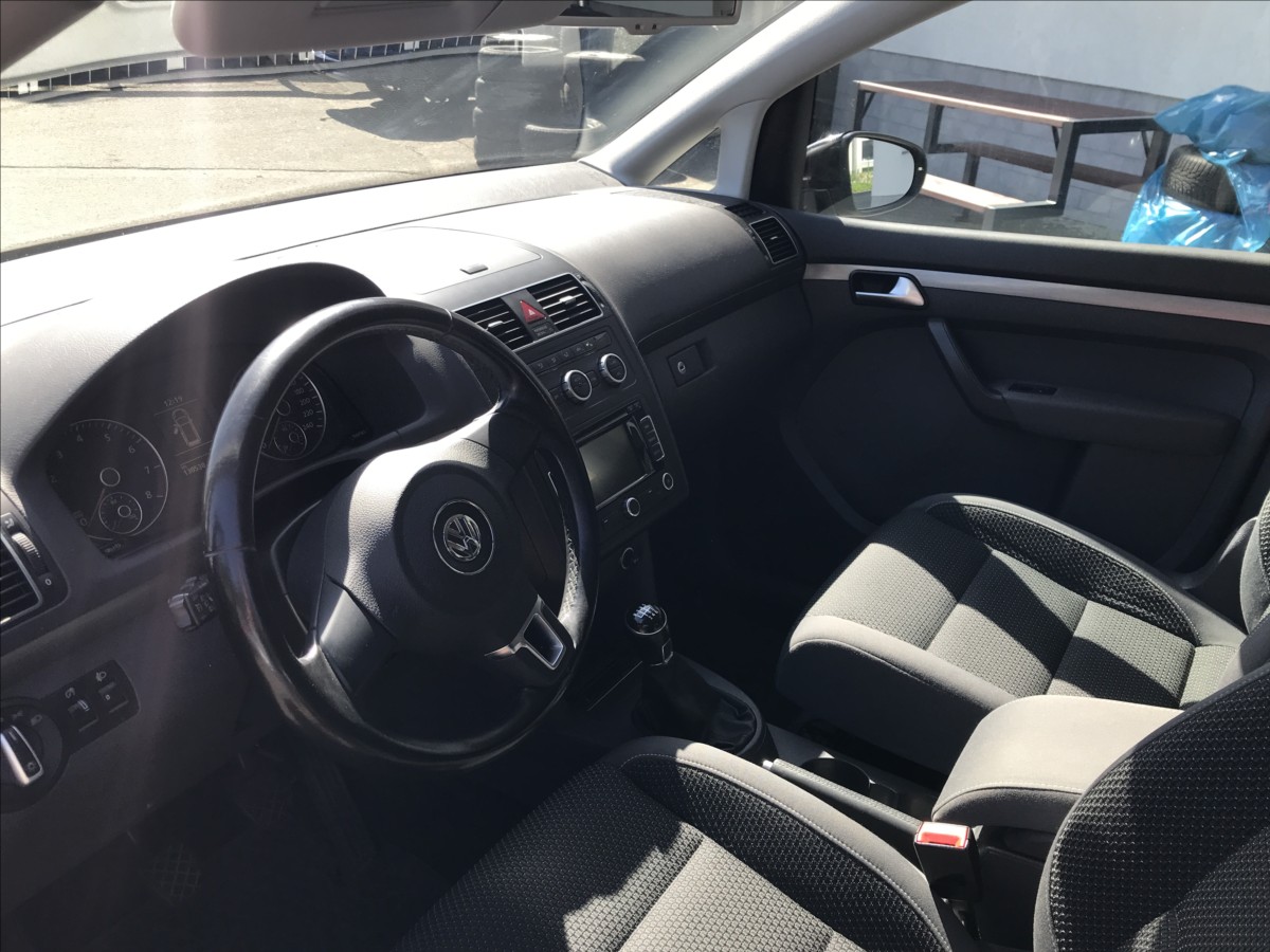 volkswagen-touran-1-4-tsi-103kw - 8