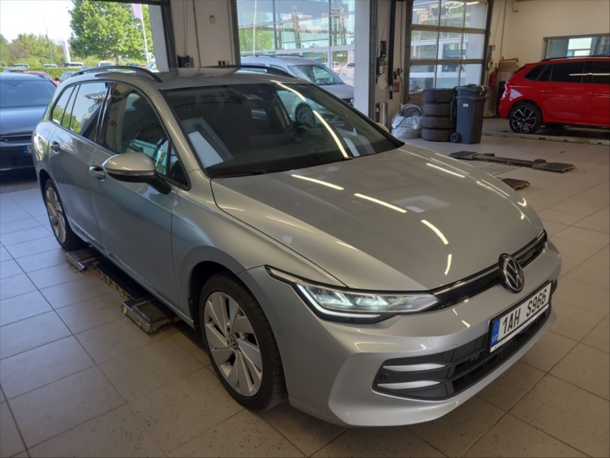 volkswagen-golf-variant-1-5-tsi-85kw-dsg-life - 3