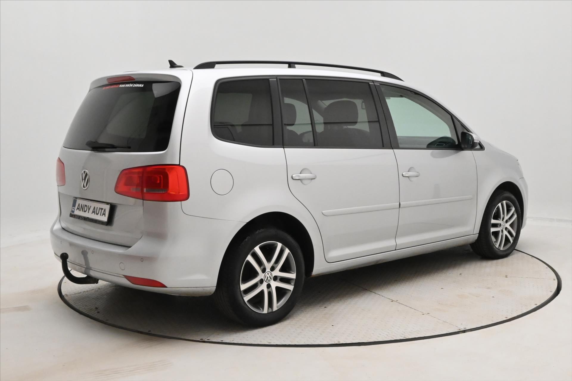 volkswagen-touran-2-0-tdi-103-kw-dsg-comfortline-zaruka - 4