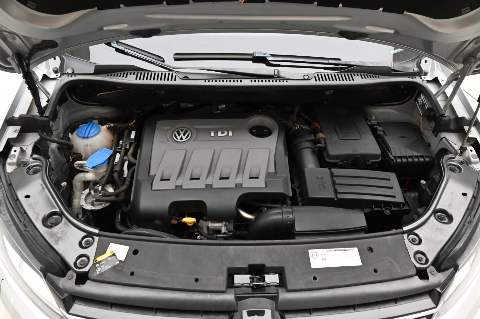 volkswagen-touran-2-0-tdi-103-kw-dsg-comfortline-zaruka - 8