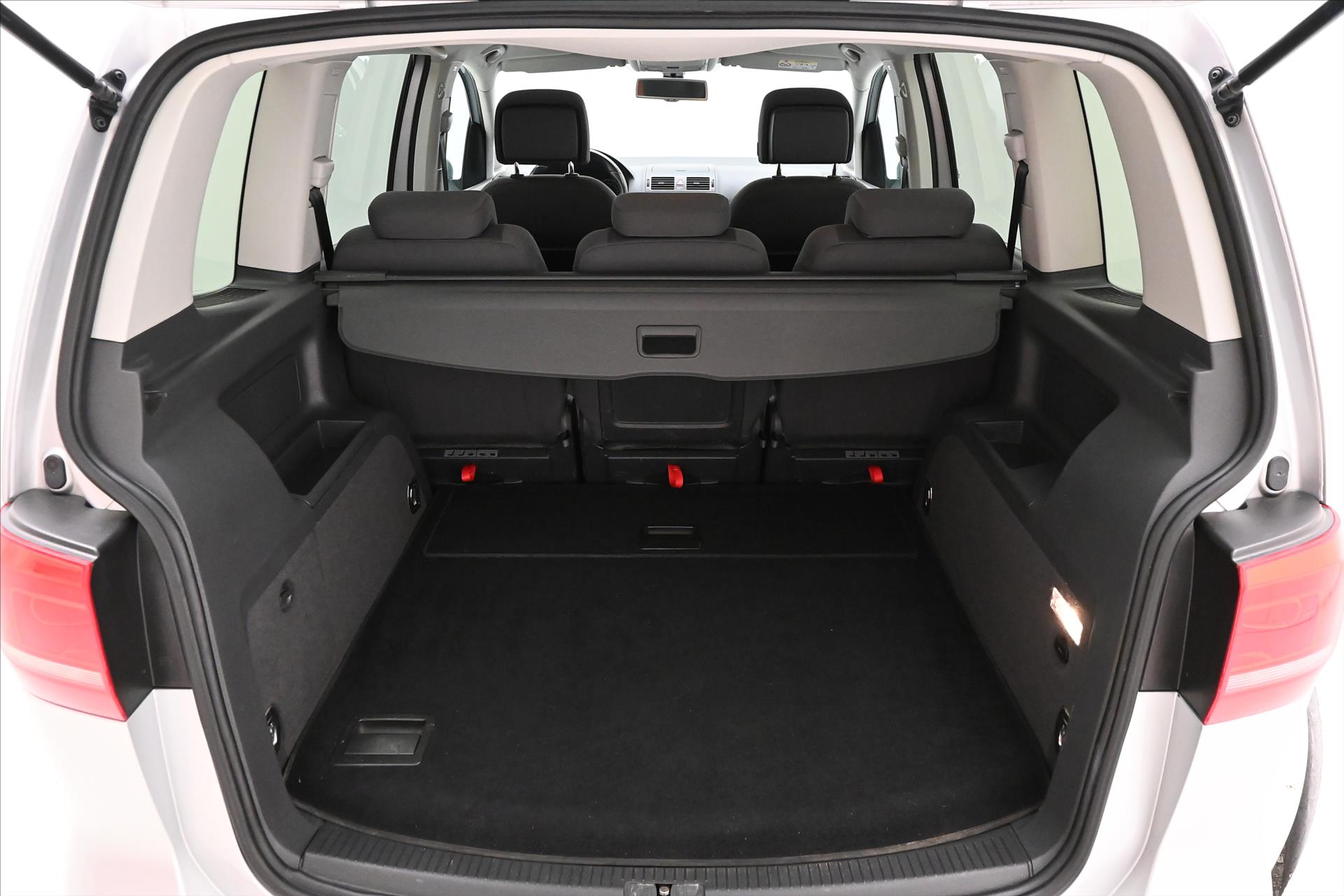 volkswagen-touran-2-0-tdi-103-kw-dsg-comfortline-zaruka - 9