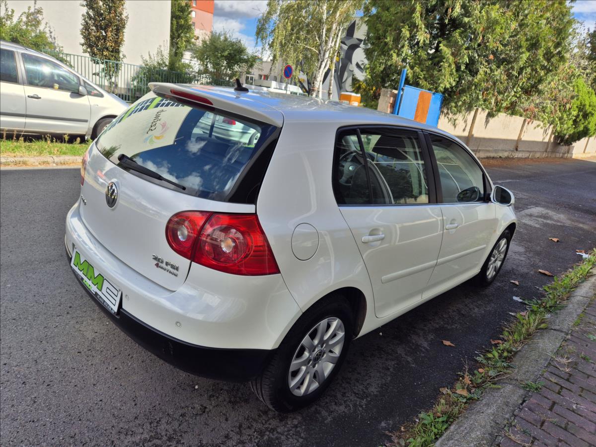 volkswagen-golf-2-0fsi-4x4-nove-pneu - 3