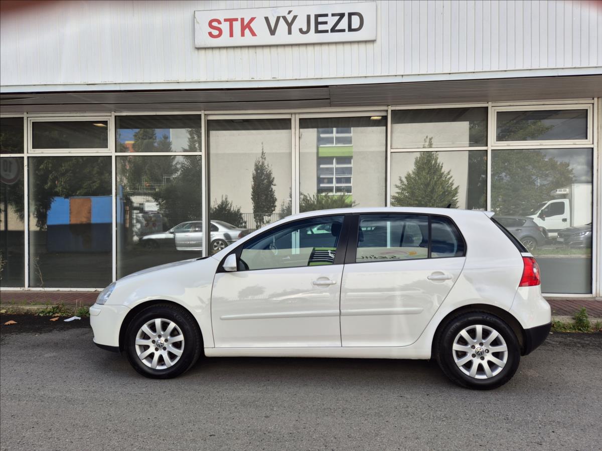 volkswagen-golf-2-0fsi-4x4-nove-pneu - 6