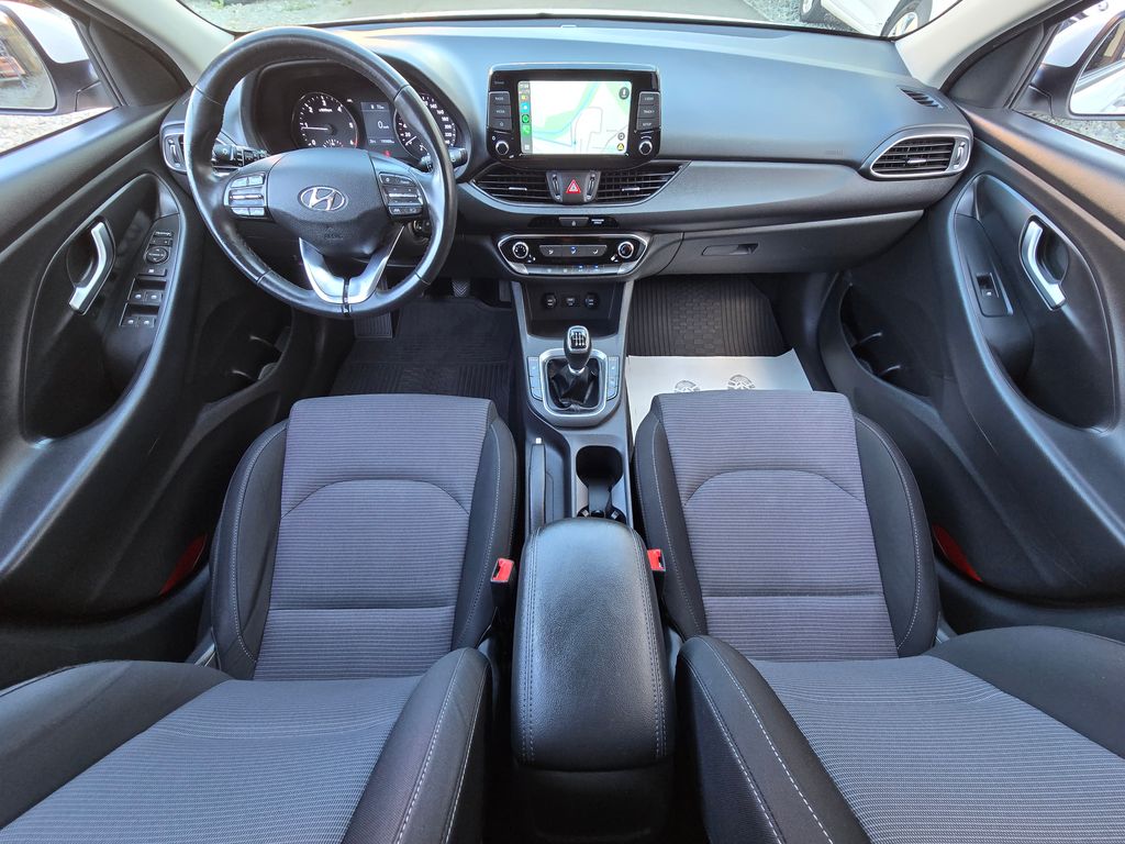 hyundai-i30-1-6crdi-comfort-led-kamera-nav - 6