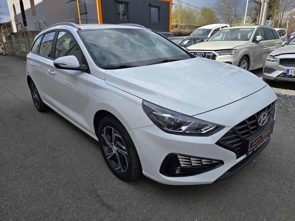 hyundai-i30-1-5i-comfort-led-kamera-navi - 1