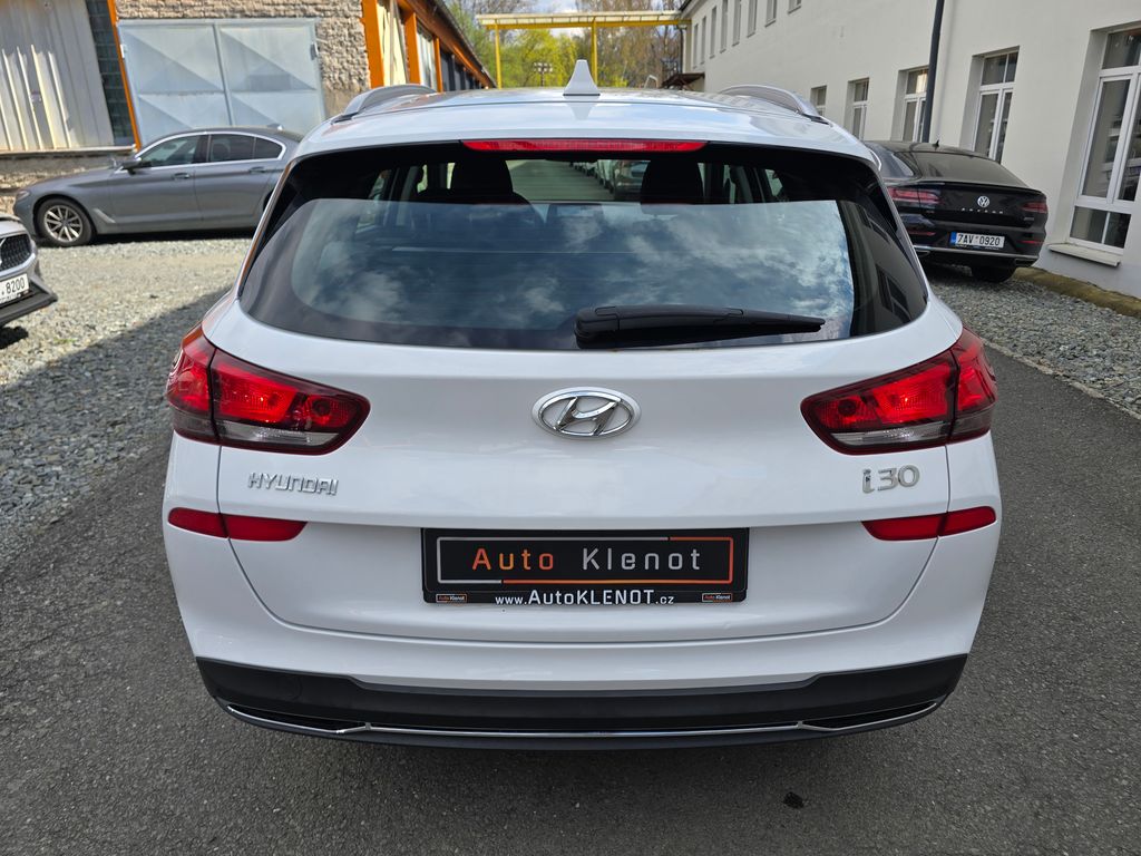 hyundai-i30-1-5i-comfort-led-kamera-navi - 5