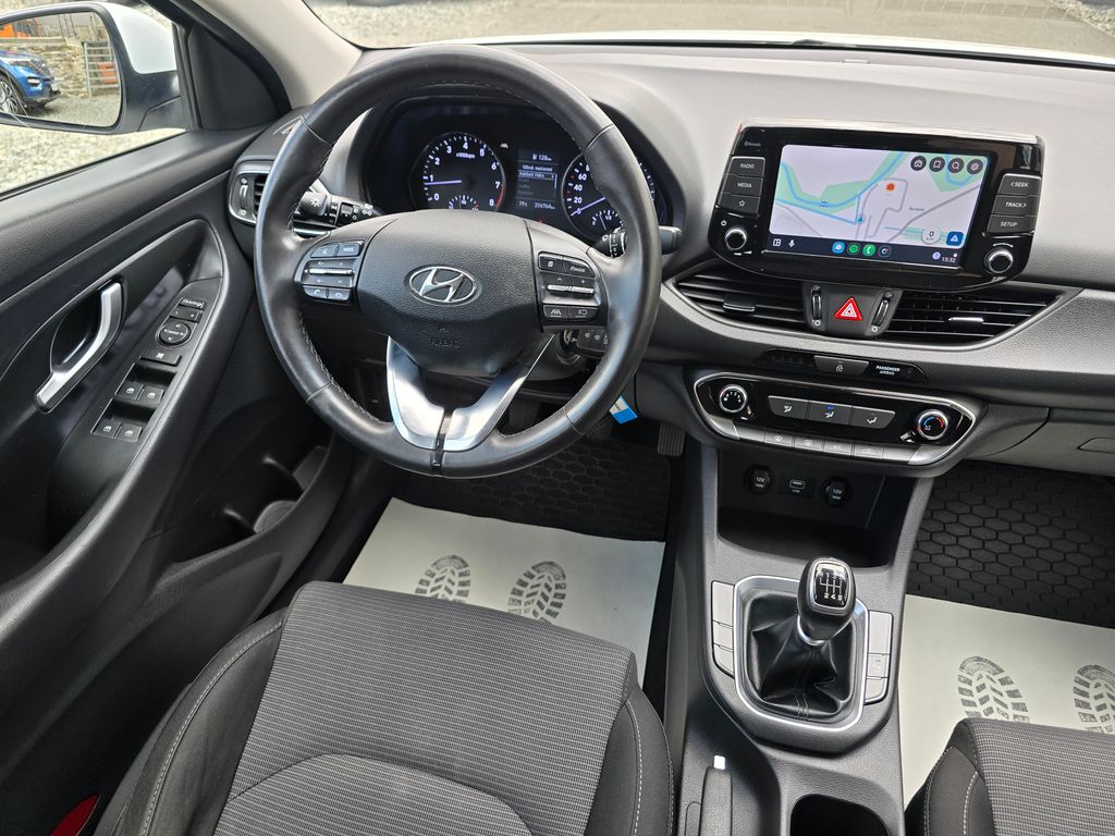 hyundai-i30-1-5i-comfort-led-kamera-navi - 8