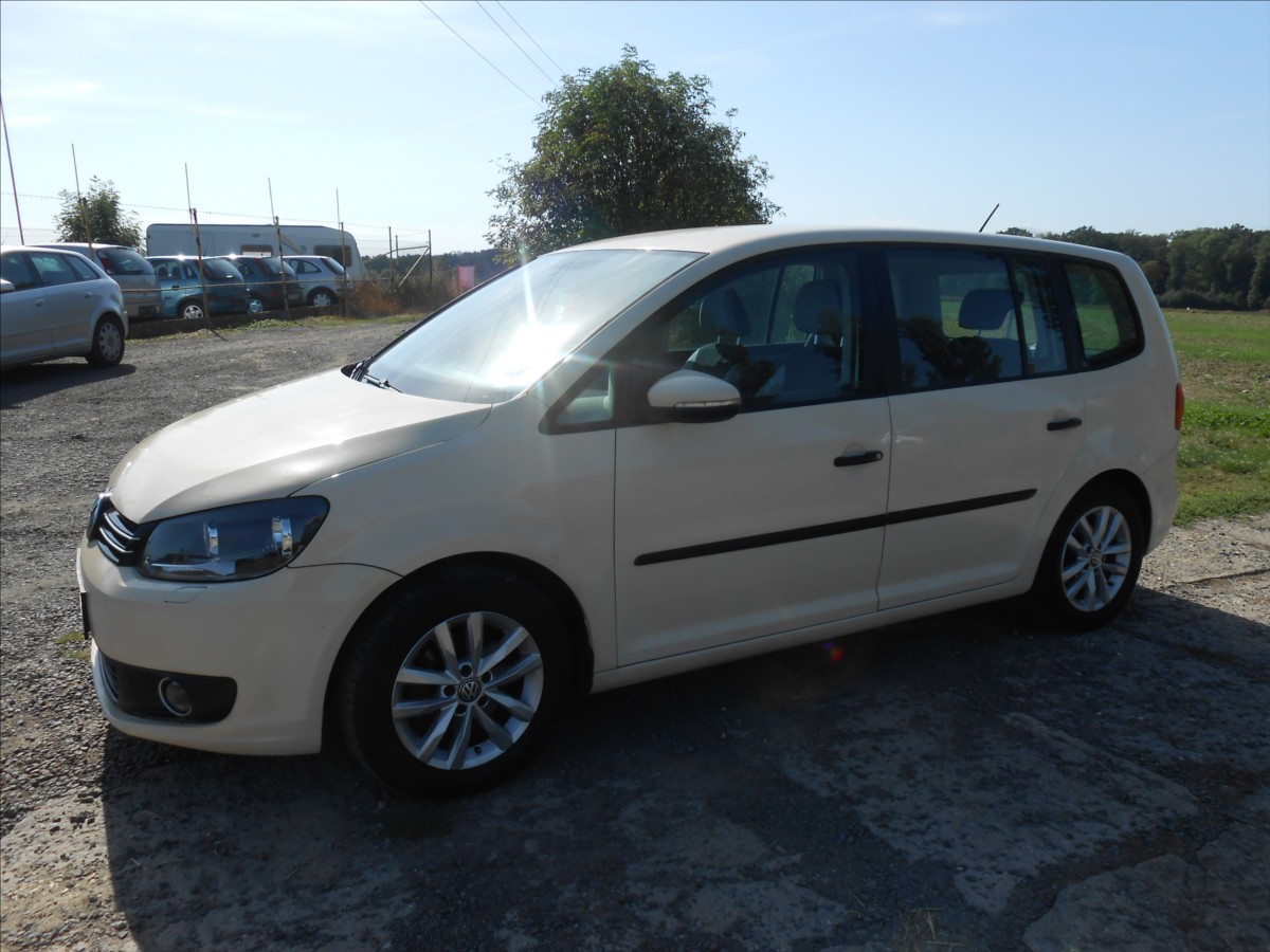 Volkswagen Touran 1,6 TDI 66 kW Historie KLIMA
