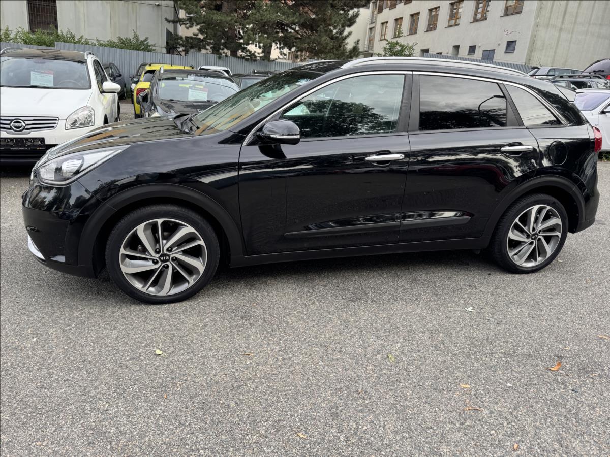 kia-niro-1-6-1-majitel - 2