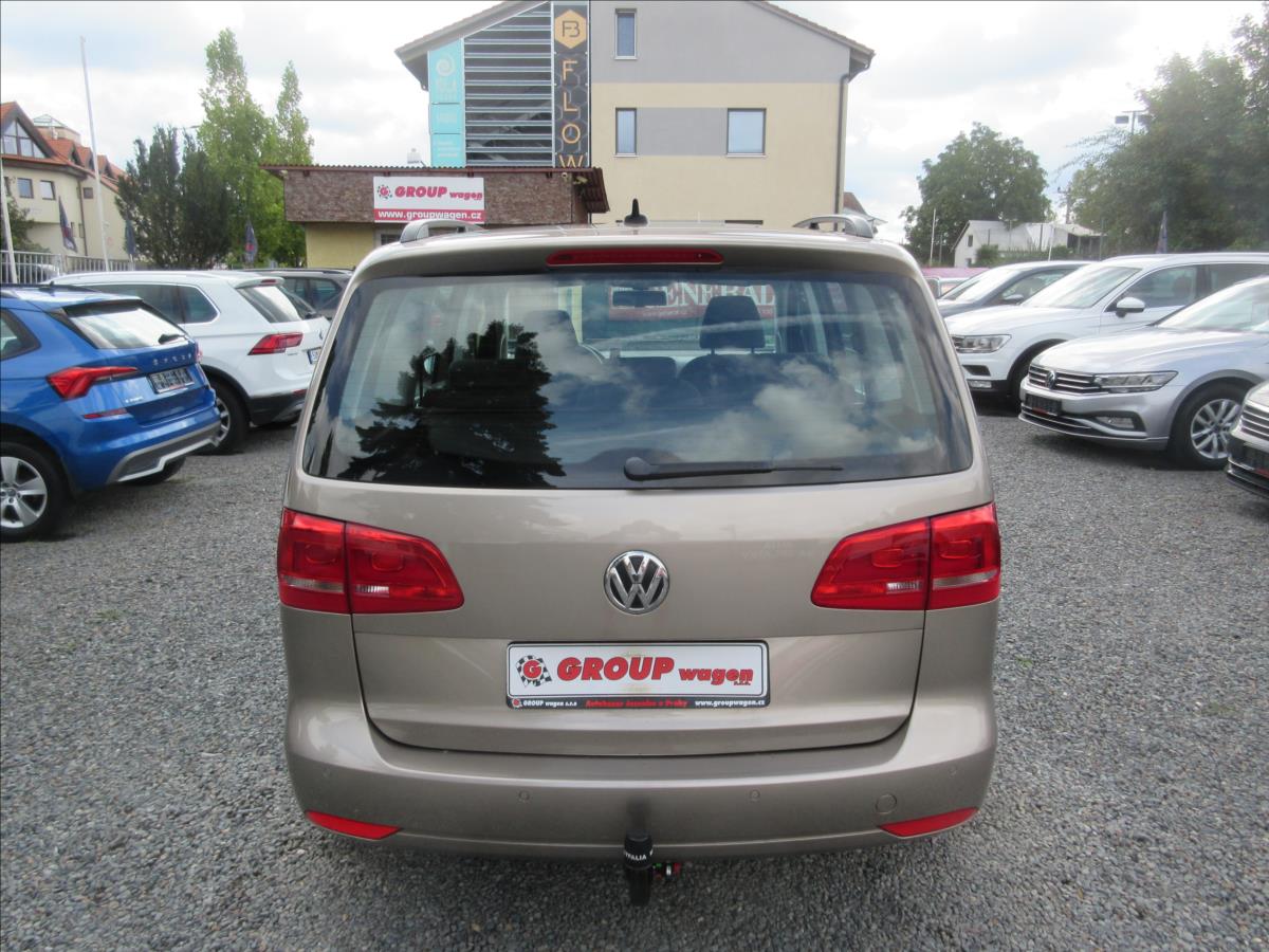volkswagen-touran-1-6-tdi-comfortline-top-stav - 4