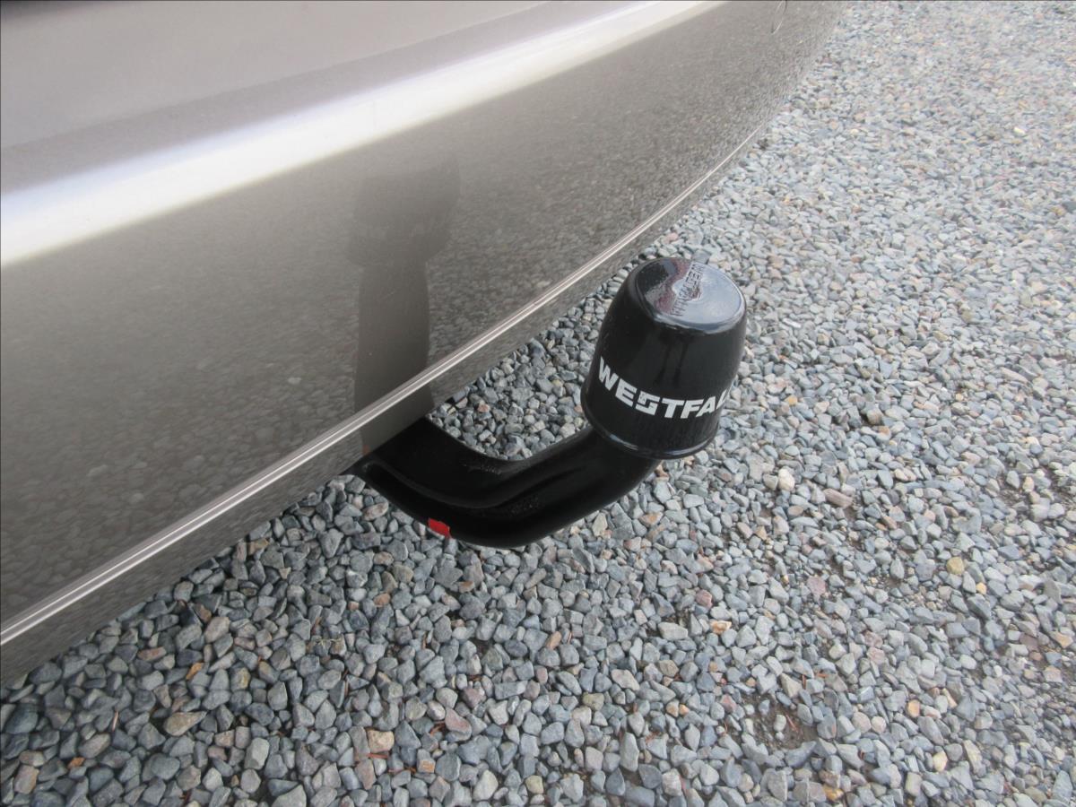 volkswagen-touran-1-6-tdi-comfortline-top-stav - 9