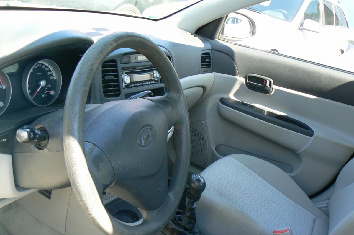 hyundai-accent-1-5-crdi - 9