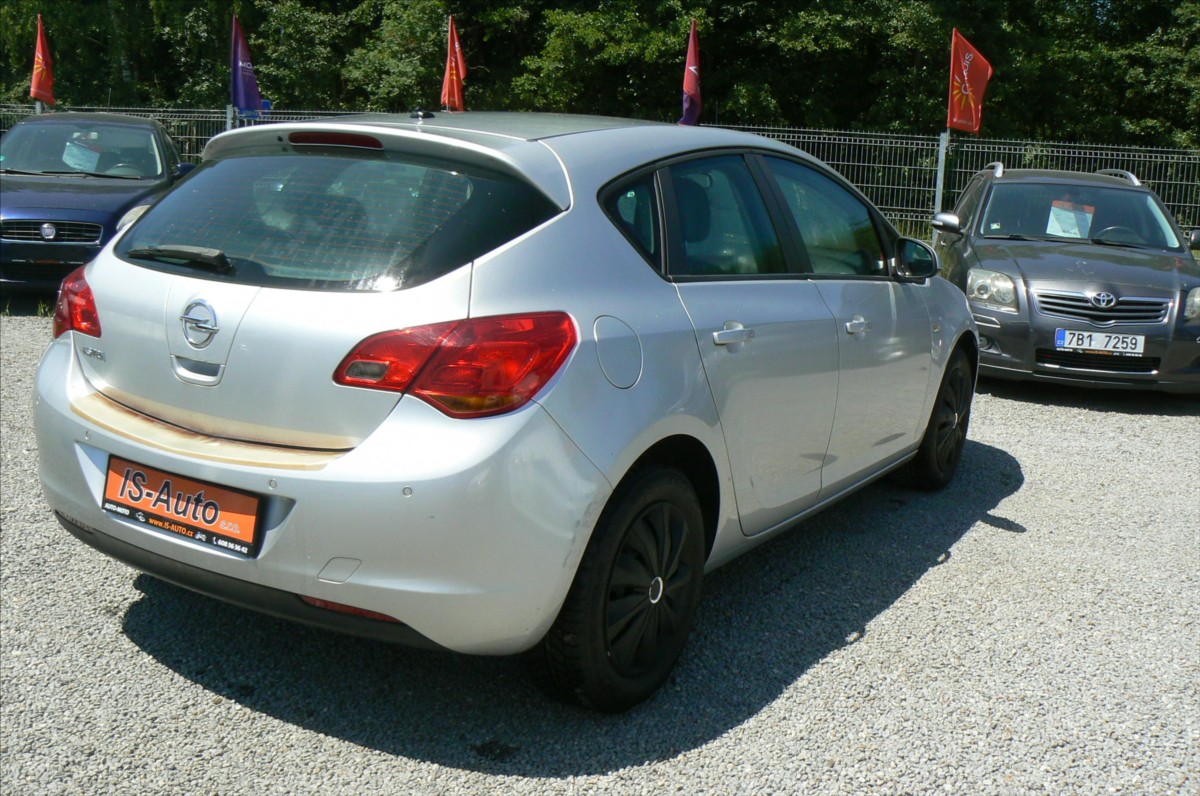 opel-astra-1-6-i - 4