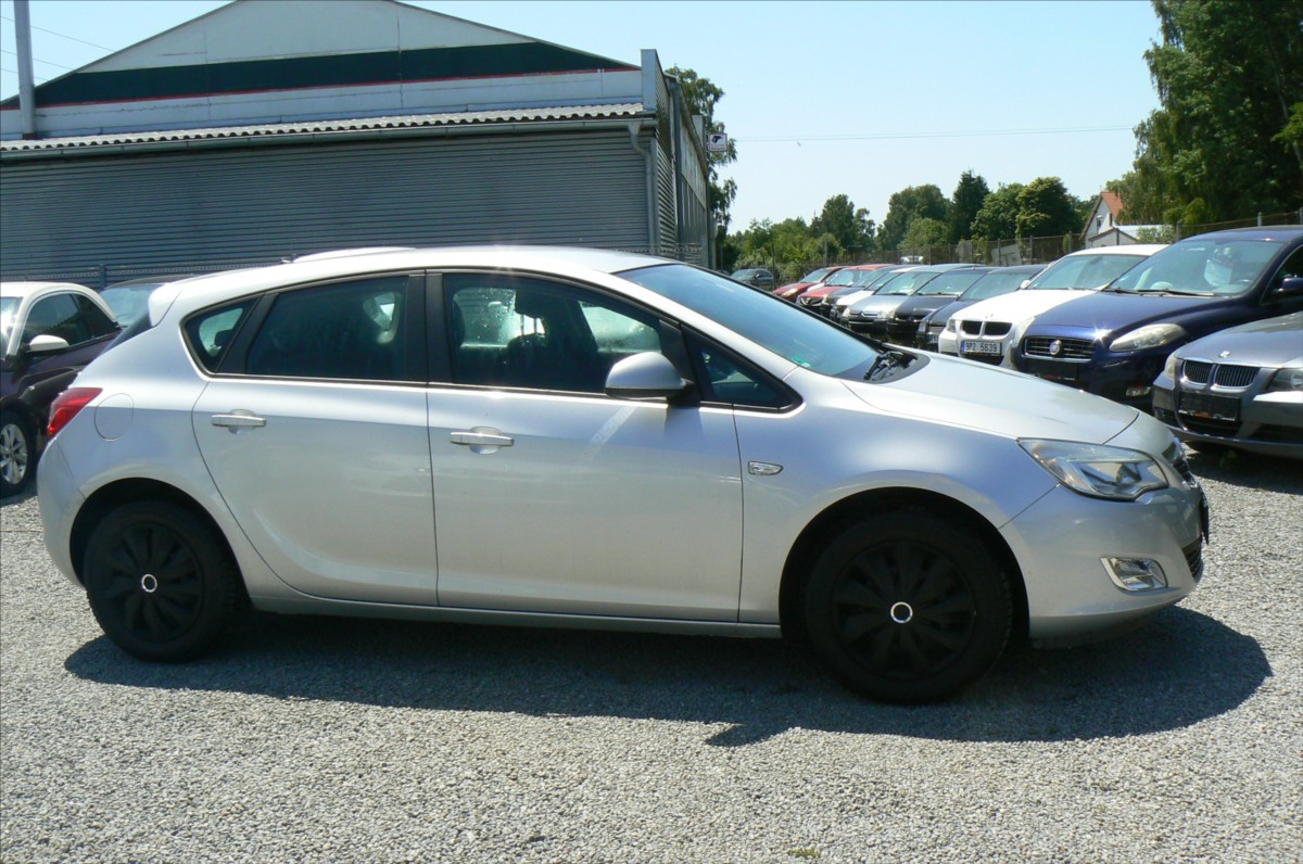 opel-astra-1-6-i - 5