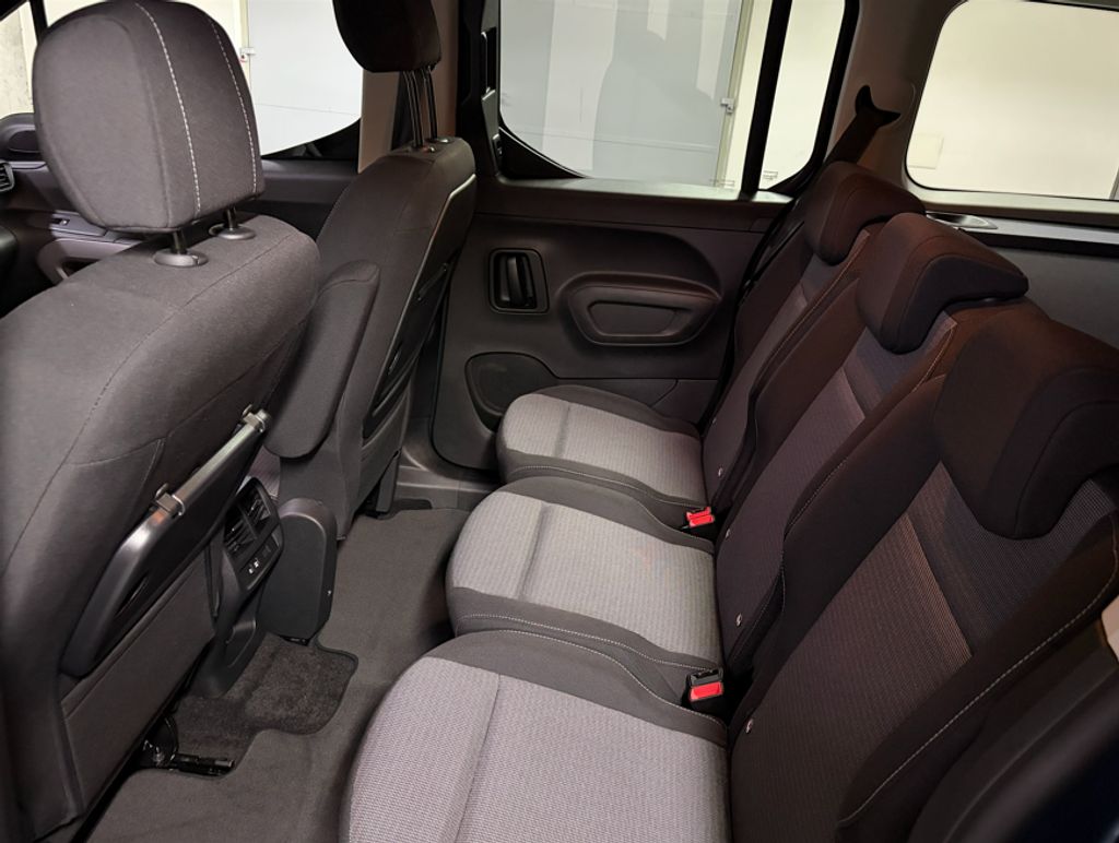 toyota-proace-city-verso-1-5-d-at-vip-7-mist - 9