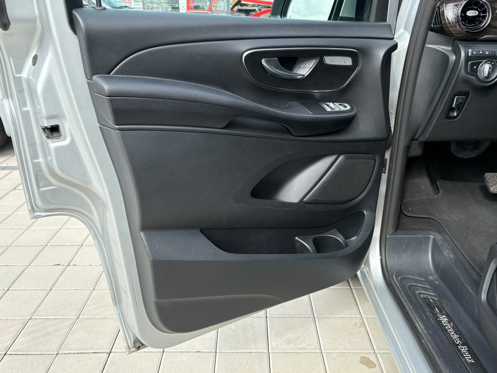 mercedes-benz-tridy-v-250d-4matic-long-avantgarde - 8