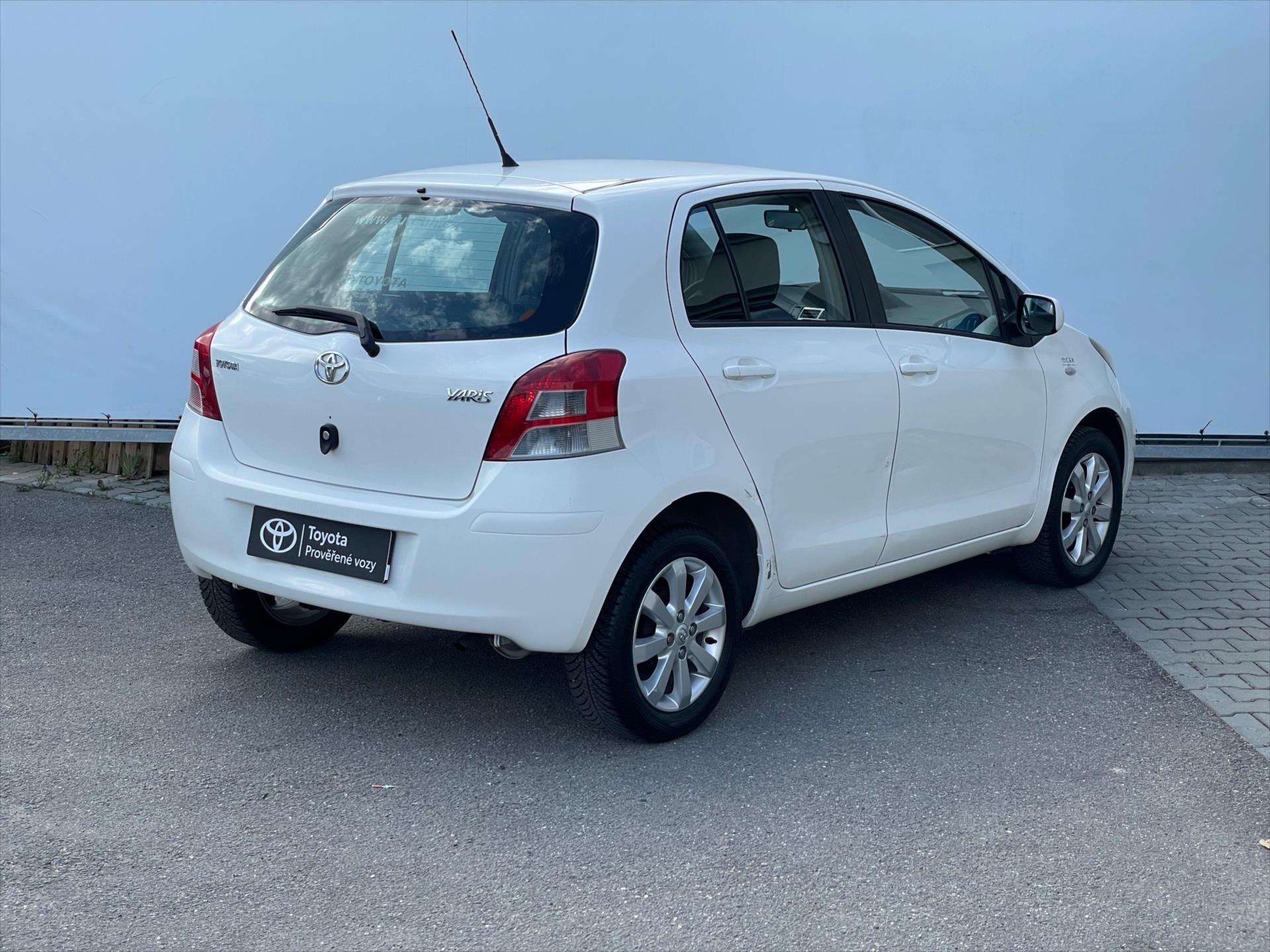 toyota-yaris-1-0-dream - 5
