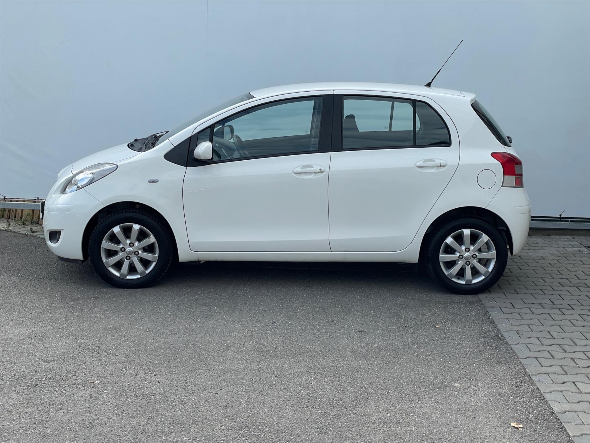 toyota-yaris-1-0-dream - 6