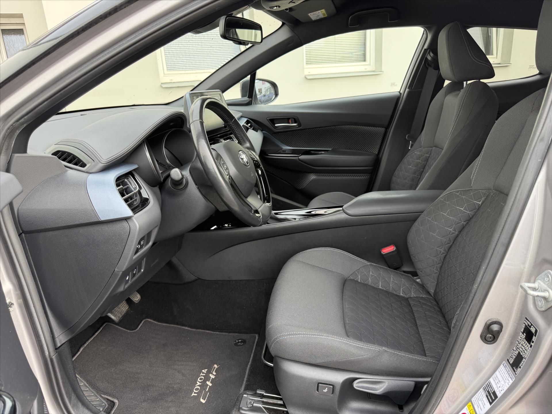 toyota-c-hr-1-8-style - 7