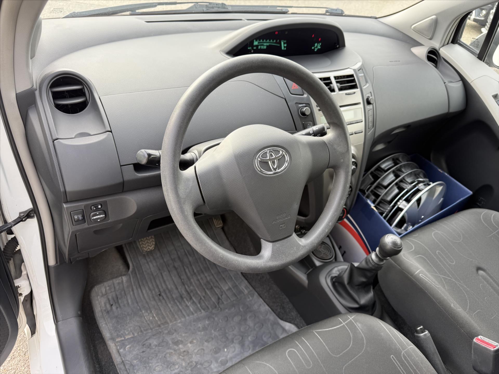 toyota-yaris-1-3-terra-cool - 6