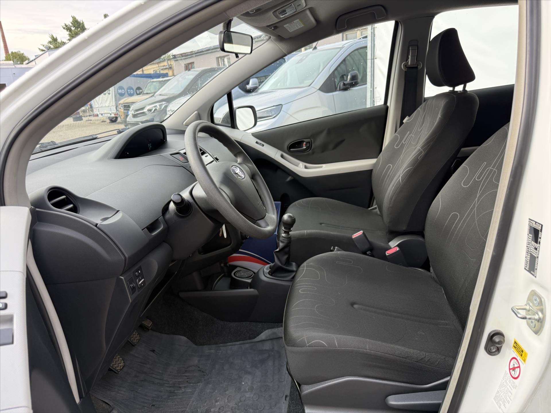toyota-yaris-1-3-terra-cool - 7