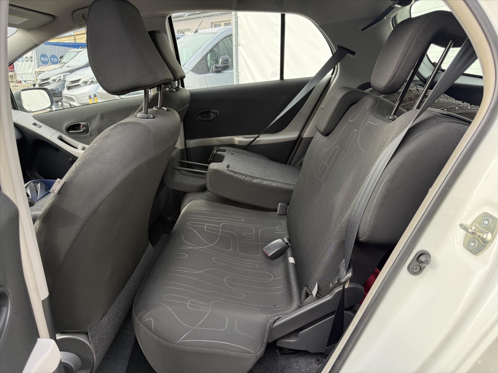 toyota-yaris-1-3-terra-cool - 9