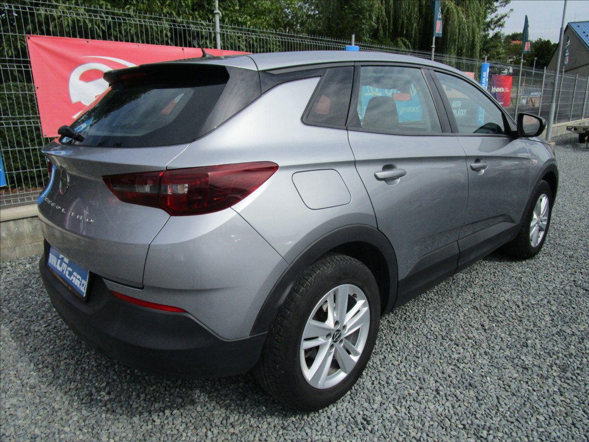 opel-grandland-1-5cdti-96kw-at8-aut-klima-led - 3