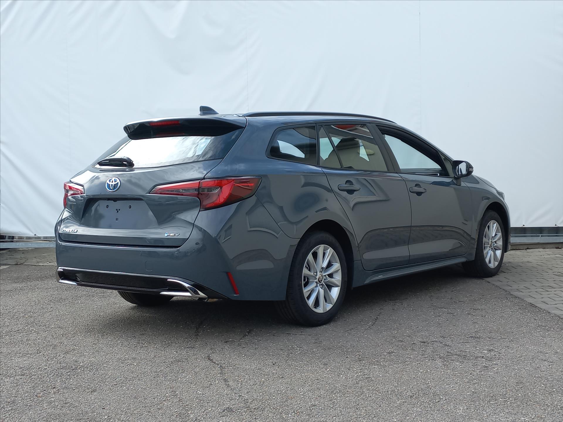 toyota-corolla-1-8-hybrid-e-cvt-140k-ts-comfort-tech - 5