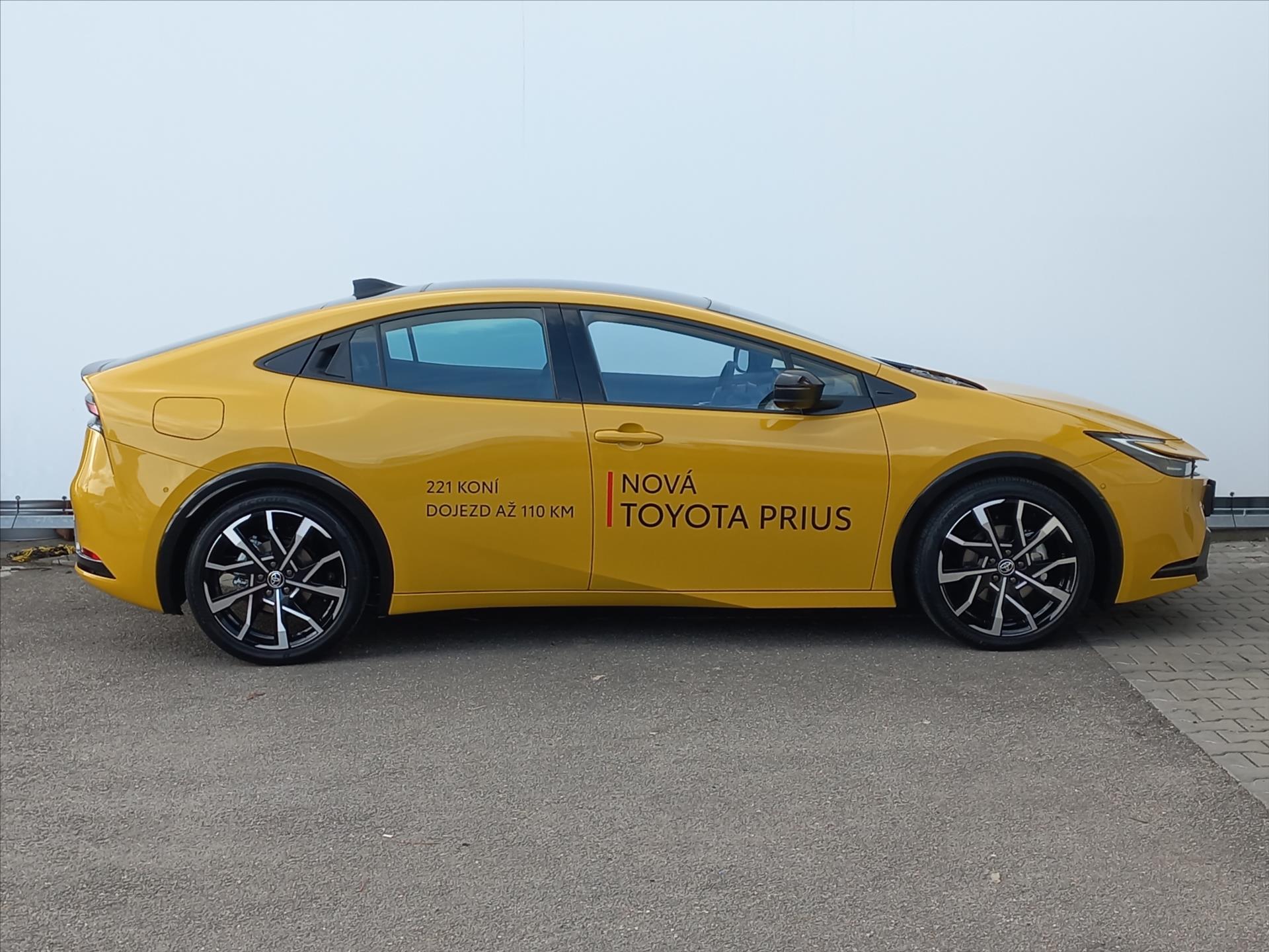 toyota-prius-2-0-plug-in-hybrid-e-cvt-223k-executive - 1