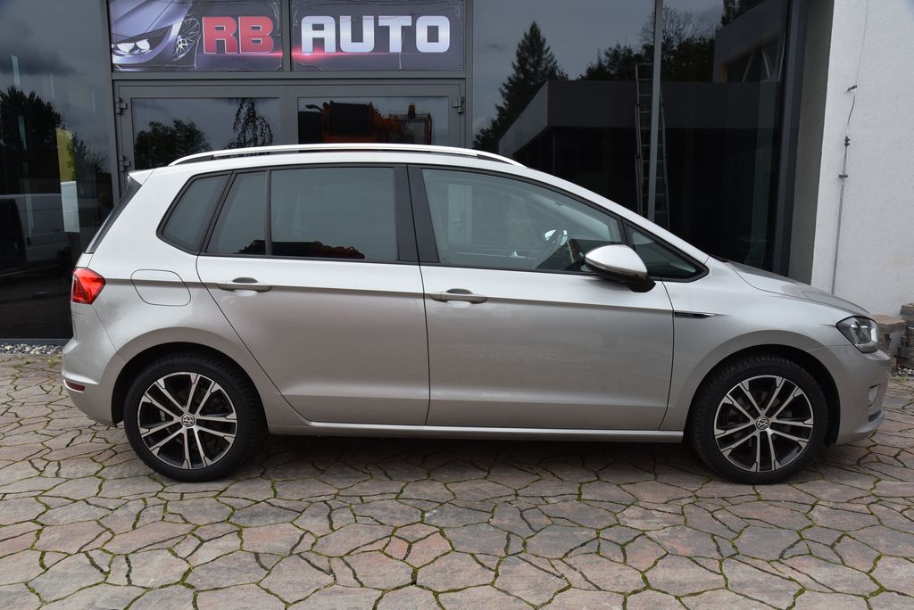volkswagen-golf-sportsvan-1-2-tsi-81kw-dsg - 6