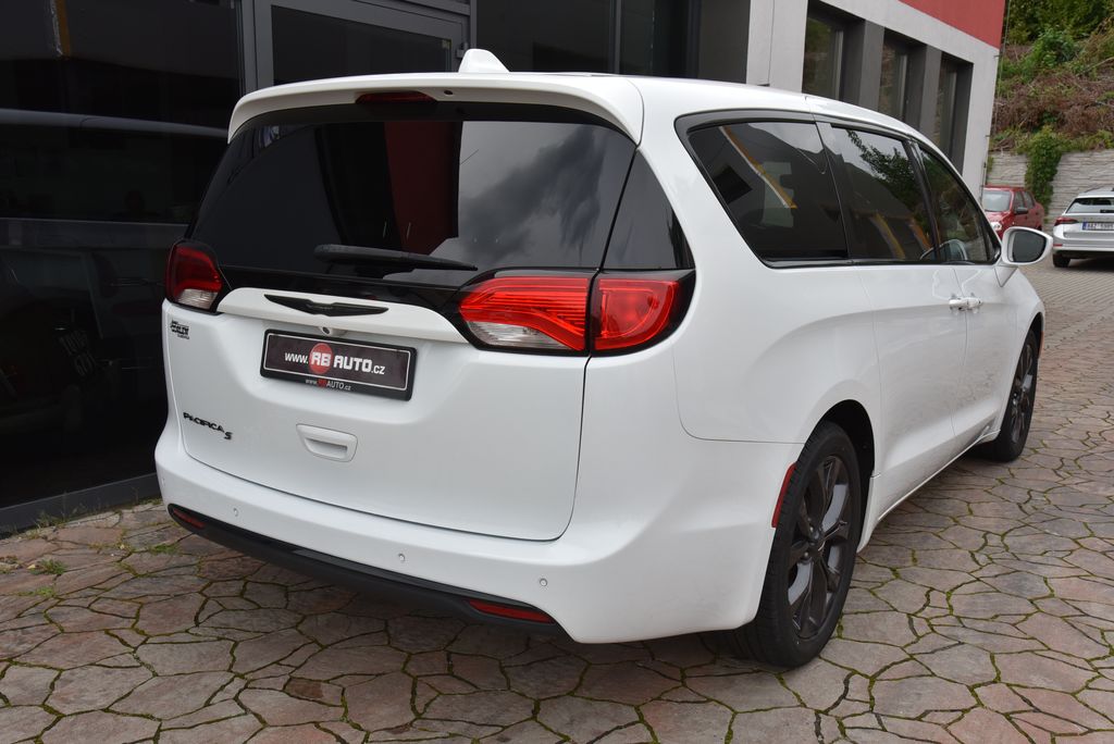 chrysler-pacifica-3-6l-300-ps-7-mist-limited - 7