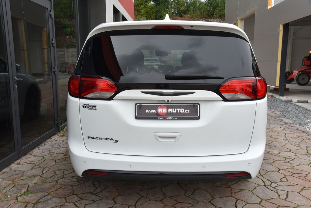 chrysler-pacifica-3-6l-300-ps-7-mist-limited - 8