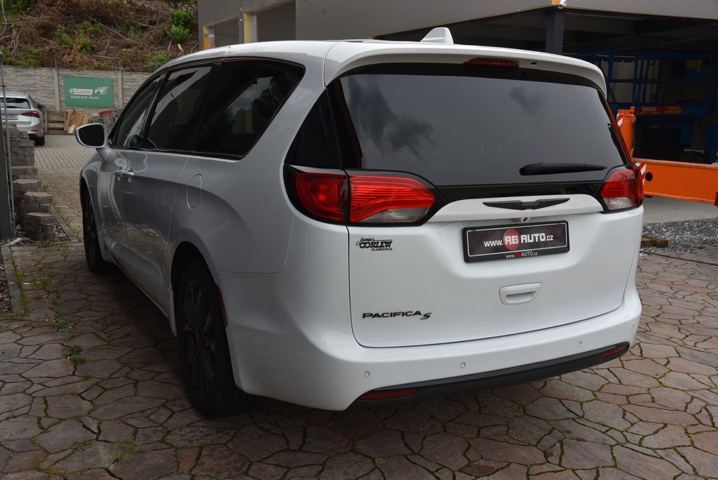 chrysler-pacifica-3-6l-300-ps-7-mist-limited - 9
