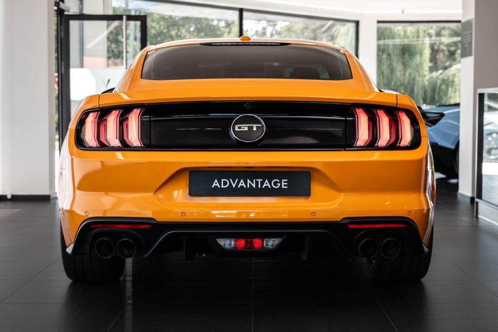 ford-mustang-5-0-v8-gt-fastback-1-majitel-puvod-cr-vent-sed - 2