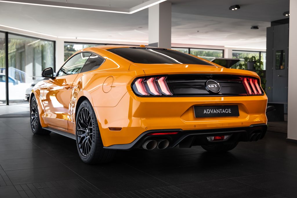 ford-mustang-5-0-v8-gt-fastback-1-majitel-puvod-cr-vent-sed - 3