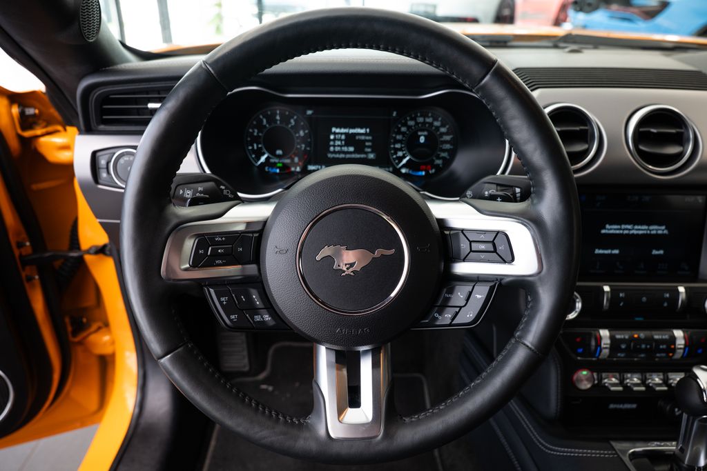 ford-mustang-5-0-v8-gt-fastback-1-majitel-puvod-cr-vent-sed - 5