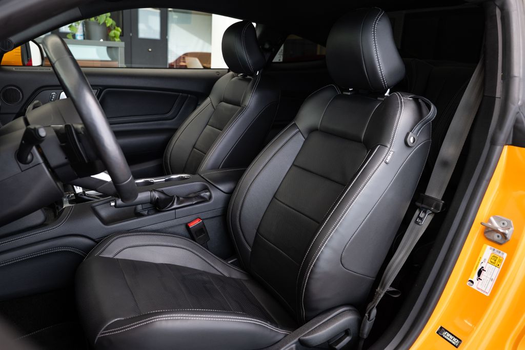 ford-mustang-5-0-v8-gt-fastback-1-majitel-puvod-cr-vent-sed - 6