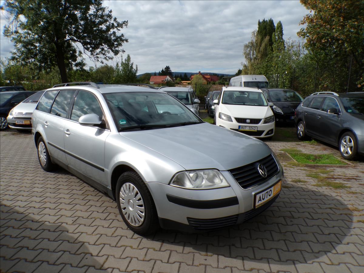Volkswagen Passat 1,6 i  TAŽNÉ ZAŘÍZENÍ